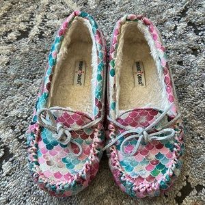 Minnetonka Kids' Multicolor Moccasins